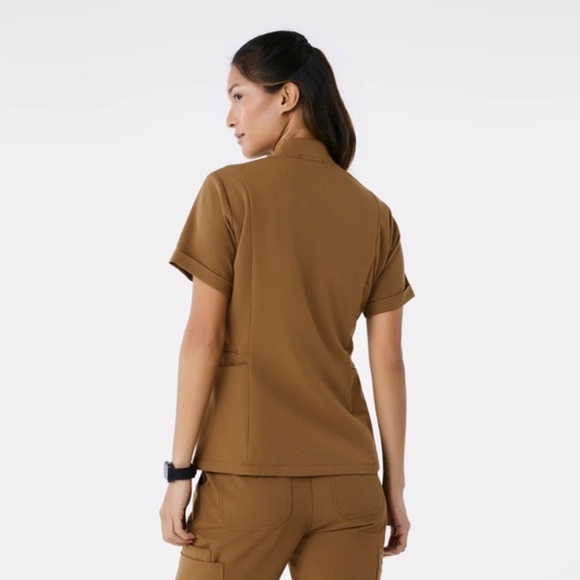 NWT!  Figs Women's Top & Pants Set,
Color earth - Picture 3 of 12